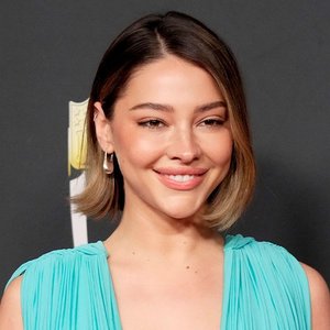 Madelyn Cline Dazzles in a Plunging Blue Gown at San Francisco's NFL Honors