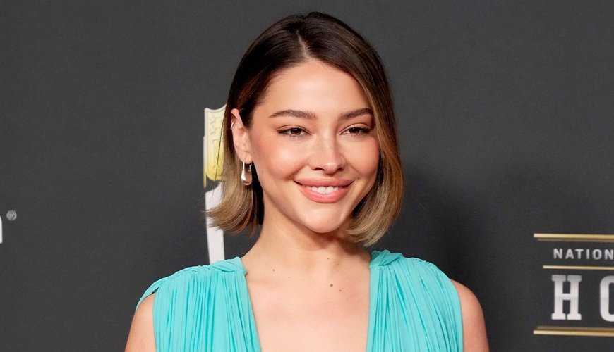 Madelyn Cline Dazzles in a Plunging Blue Gown at San Francisco's NFL Honors