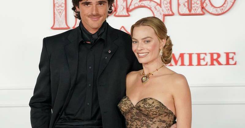 Margot Robbie Dazzles at Star-Studded 'Wuthering Heights' Premiere