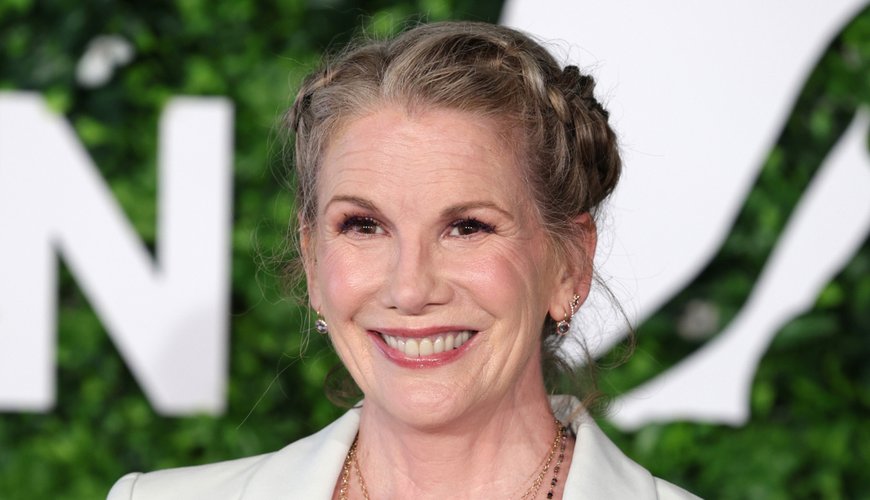 Melissa Gilbert Rocks Gray Hair Without Chopping Her Locks