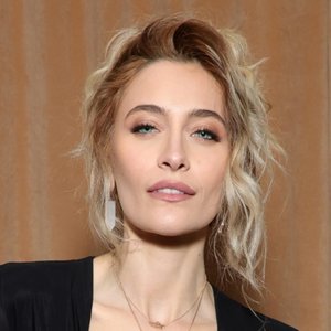 Paris Jackson Stuns at Vanity Fair Bash in Daring LBD