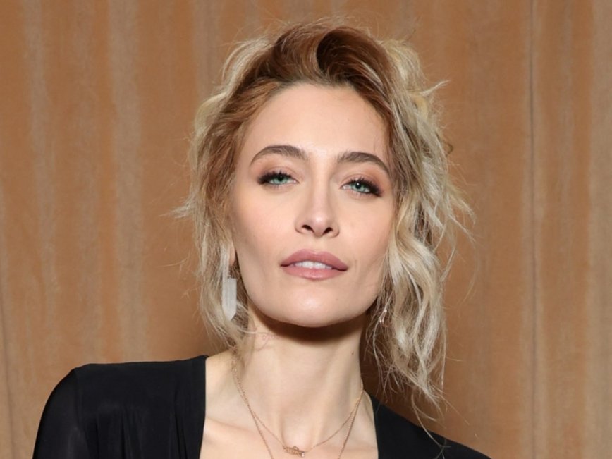 Paris Jackson Stuns at Vanity Fair Bash in Daring LBD