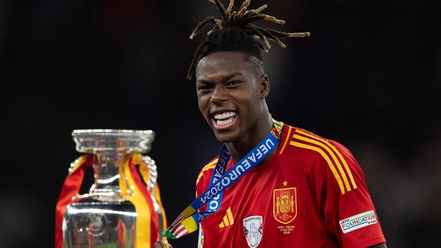 Nico Williams' Heartfelt Tribute: A World Cup Medal for Mom