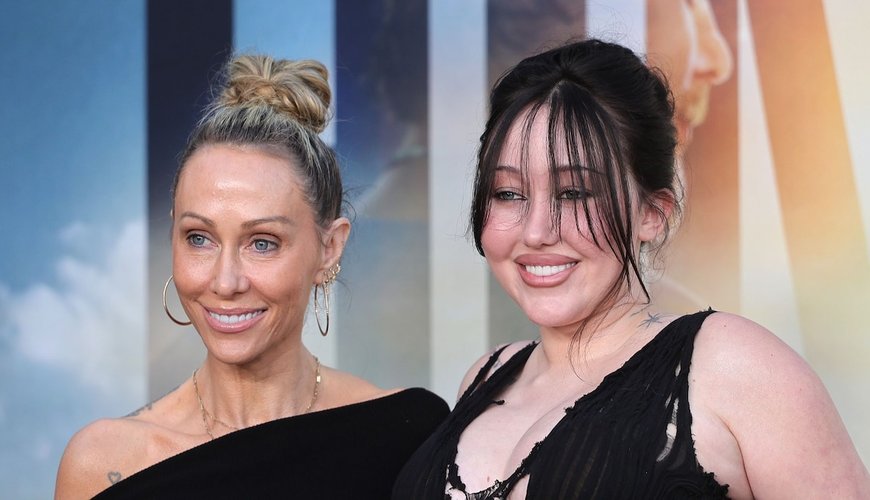 Noah Cyrus and Mom Tish Shine on Red Carpet Amid Family Drama
