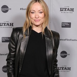 Olivia Wilde Rocks Effortless LA Vibes During Solo Lunch Outing