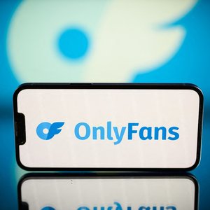 Remembering Leo Radvinsky: OnlyFans Pioneer Passes Away After Battle with Cancer