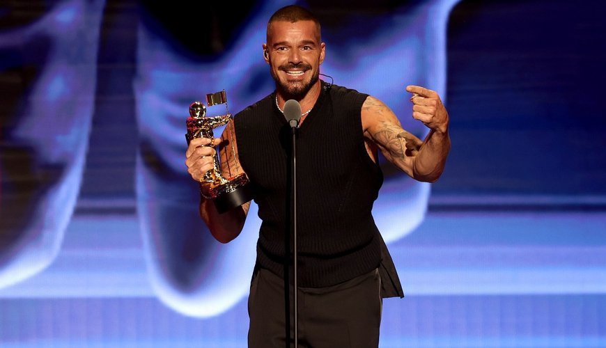 Ricky Martin’s VMA Wardrobe Mishap: A Close Call on the Hollywood Stage!
