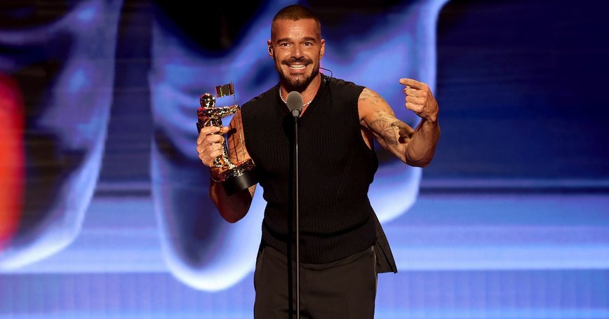 Ricky Martin’s VMA Wardrobe Mishap: A Close Call on the Hollywood Stage!