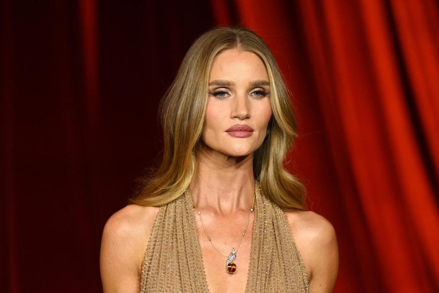 Rosie Huntington-Whiteley's Rio Adventure – A Daring Display of Glamour