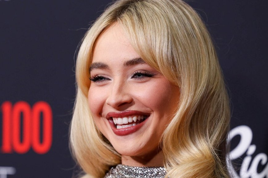 Sabrina Carpenter's Playful 'Arrest' of Fanning Sisters Sparks Cheers at LA Concert