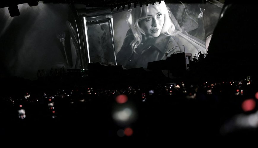 Sabrina Carpenter Takes Coachella by Storm with a Hollywood Twist