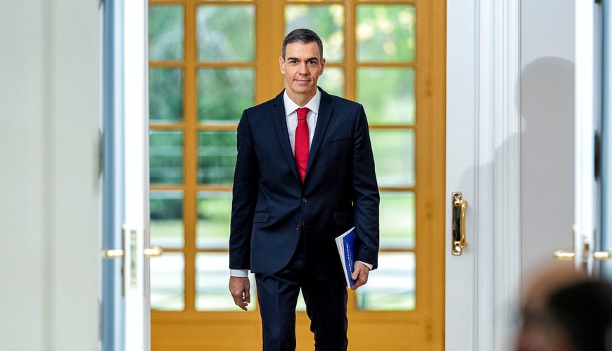 Sánchez's Political Shuffle: Talks with Junqueras, Transport Savings, and Defying Scandals