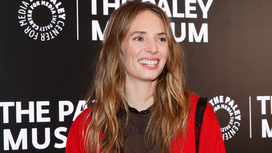 Maya Hawke Shines on the Hollywood Red Carpet with Star-Studded Family