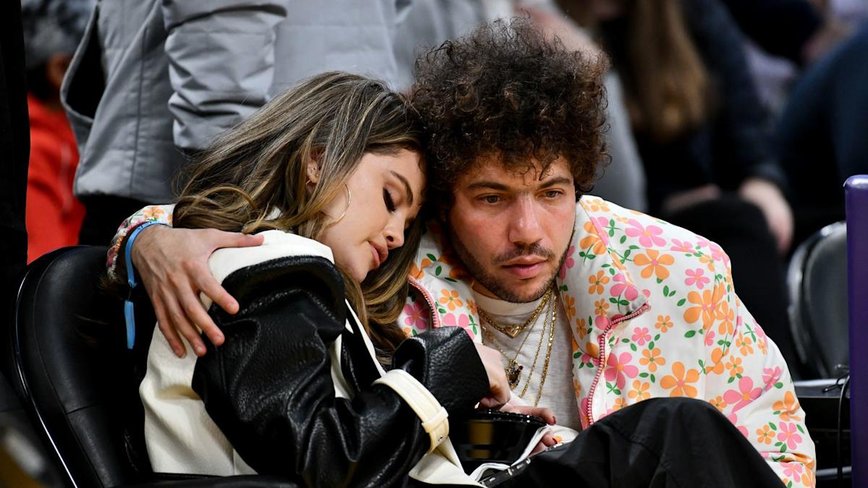 Selena Gomez and Benny Blanco's Cozy Courtside Date: A Starry Night Out in LA