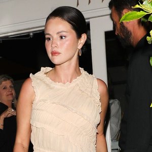 Selena Gomez Rocks a Spring Look That’s Anything but Basic