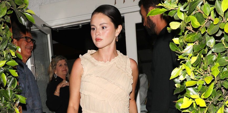 Selena Gomez Rocks a Spring Look That’s Anything but Basic