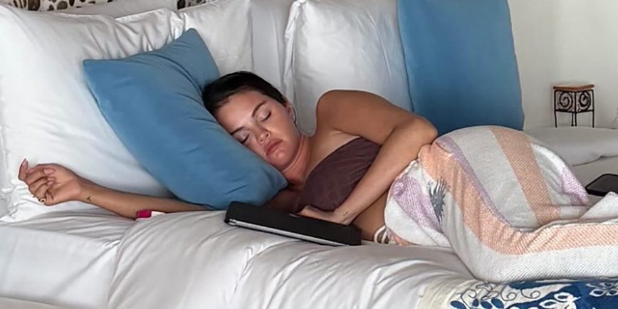Selena Gomez's Chill Vibes in Cabo: A Snoozy Snapshot Steals the Show