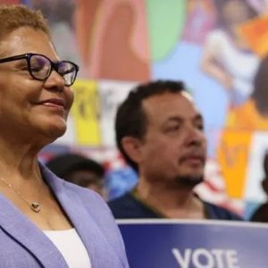 LA Mayoral Race Heats Up: Karen Bass vs. Spencer Pratt Showdown
