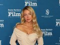 Sydney Sweeney Rocks Old Hollywood Glam in Butter Yellow