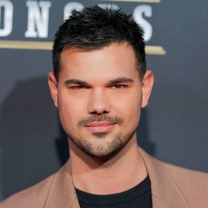 Taylor Lautner's Surprising Support for Spencer Pratt's Mayoral Bid Sends Shockwaves Through Twilight Fandom
