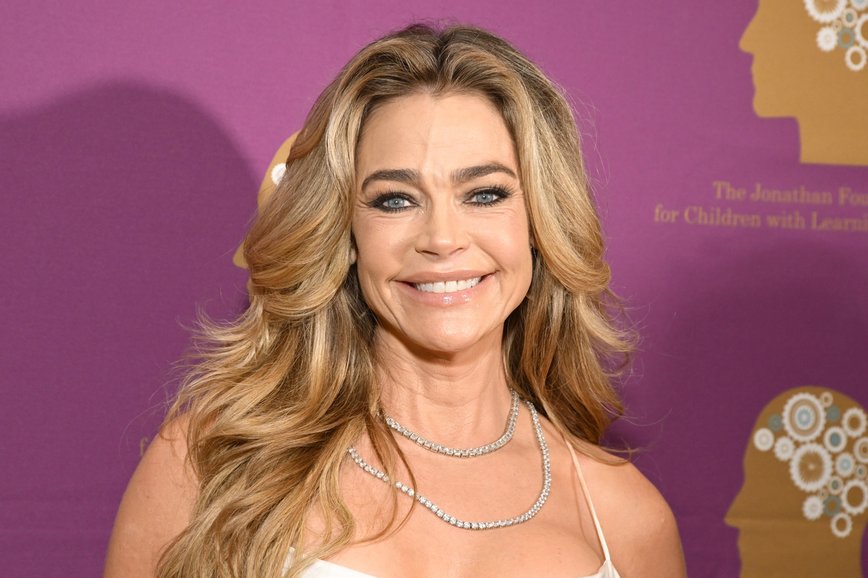 Denise Richards: From Hollywood Glam to OnlyFans Hustle – Her Life in the Spotlight