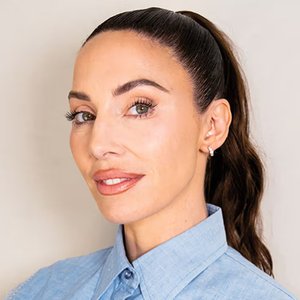 Whitney Cummings' Chill Wellness Rituals: From Oils to Kettlebells