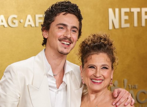 Timothée Chalamet Takes Mom to Actor Awards – Why Kylie Jenner Wasn't There