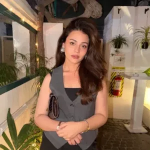 Zara Noor Abbas Claps Back at Tabloids: Stop Pitting Women Against Each Other!