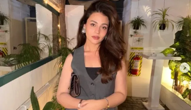 Zara Noor Abbas Claps Back at Tabloids: Stop Pitting Women Against Each Other!