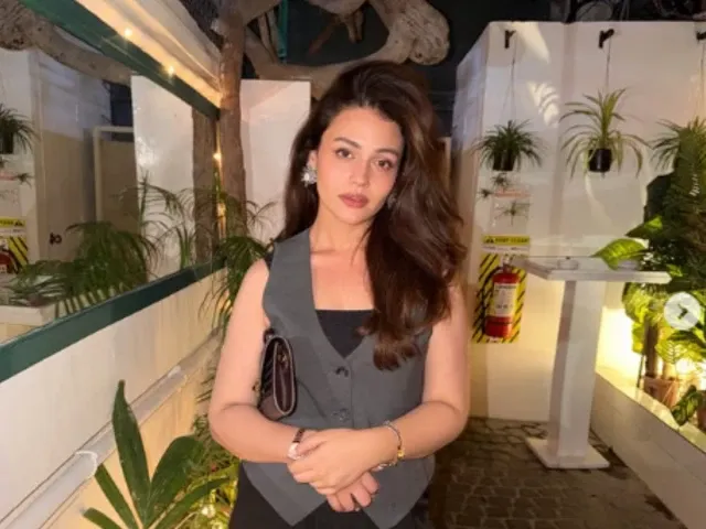 Zara Noor Abbas Claps Back at Tabloids: Stop Pitting Women Against Each Other!